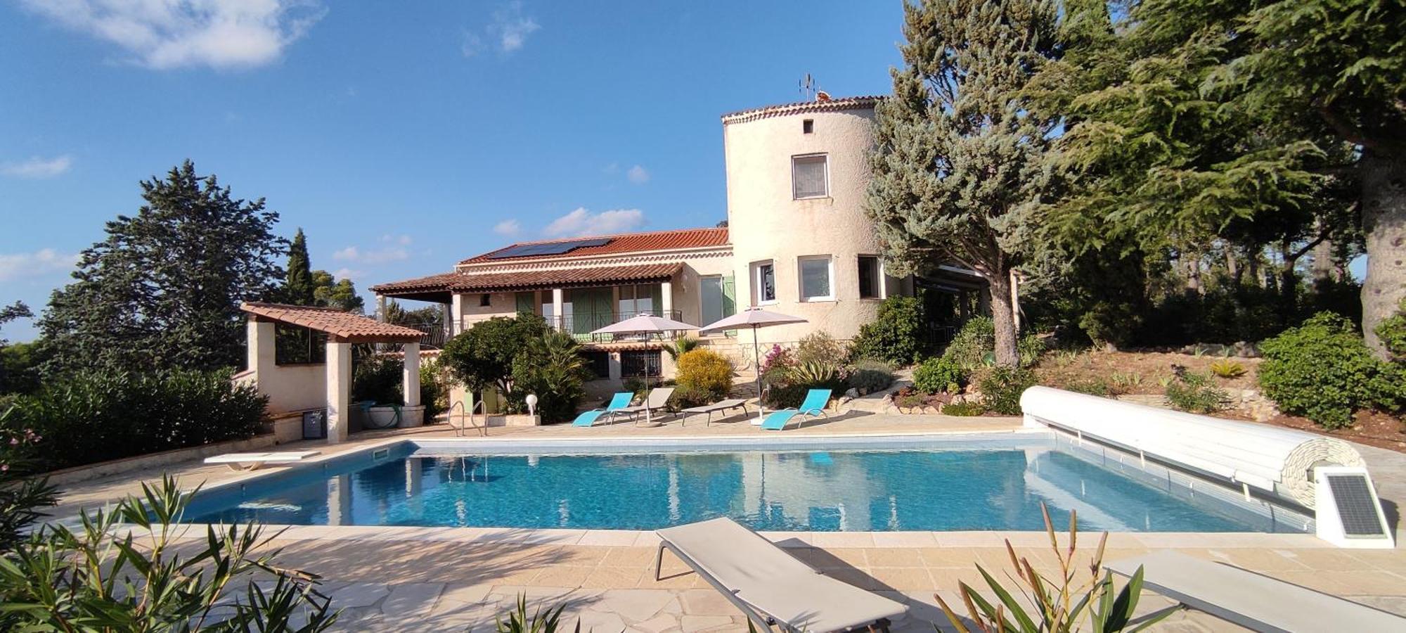 Holiday home Lorgues, La Tourelle, Immense Piscine, Plongeoir, Vue, Au Grand Calme Lorgues